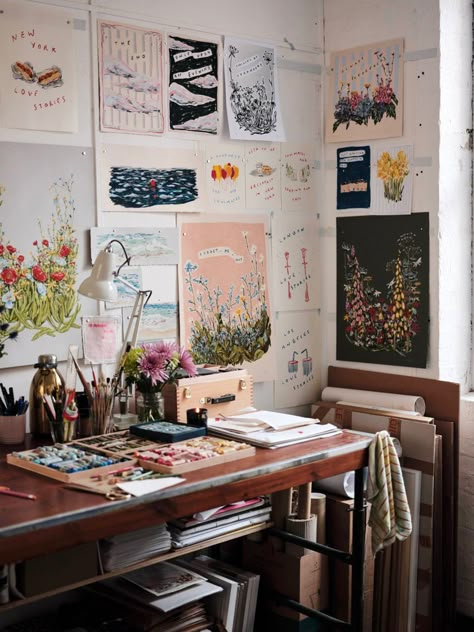 Studio Corner, Artist Desk, Art Studio Space, Art Studio Organization, Art Studio Room, Art Studio Design, Artistic Space, Art Studio At Home, Creative Workspace