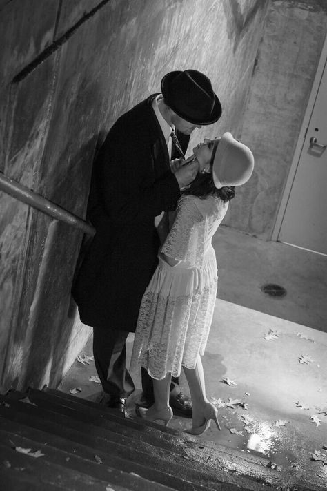 1930s Couple Aesthetic, 1920 Romance Aesthetic, Great Gatsby Photoshoot Couple, 1920 Couple Aesthetic, 1920s Photography Vintage Photos, Vintage 1920s Photos, 20s Couple Aesthetic, 1920 Couple Photoshoot, 1920s Photo Shoot Ideas