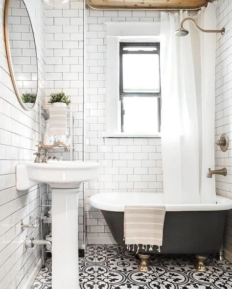 White Subway Tile Black Grout Bathroom | Black White Tile Floor | White Pedestal Sink | Tiny Bathroom Inspiration Black White Bathrooms, Bad Inspiration, Versace Home, Bad Design, Bathroom Redo, Dream Bathroom, Bath Room, Bathroom Reno, Bath Tub