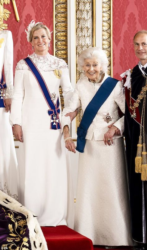 Coronation Photos, Royal Victorian Order, Royalty Outfits, Duchess Sophie, Royal Family Fashion, Coronation Gown, Coronation Robes, Charles Coronation, Coronation Dress