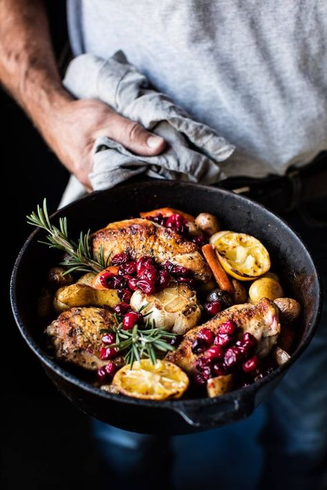 Chicken Beer, Roasted Chicken And Potatoes, Chicken And Potatoes, Diner Recept, Half Baked, Half Baked Harvest, Food Dinner, Cranberry Sauce, Roasted Chicken