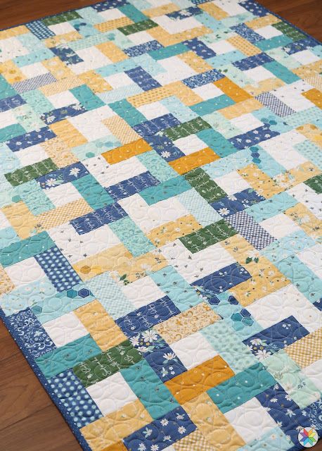 Wrap Around quilt pattern by Andy Knowlton of A Bright Corner -a charm pack friendly free quilt pattern Quilt Patterns Using Squares And Rectangles, Around The Block Quilt Pattern, Charm Square Quilt Ideas, Jellyroll Quilts Patterns Free Easy, Easy Scrappy Quilt Patterns Free, Brightly Quilt Pattern Free, Jellyroll Quilts Easy Free, Charm Pack Quilt Ideas, Free Scrappy Quilt Patterns