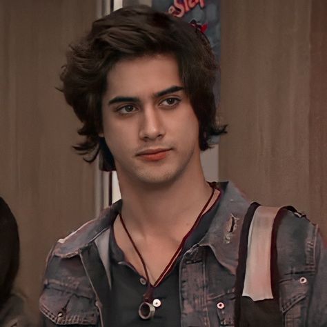 Beck Oliver Aesthetic, Beck Oliver Icons, Avan Jogia Victorious, Beck Victorious, Male Face Drawing, Beck Oliver, Early 2000s Aesthetic, Nickelodeon Girls, The Slap