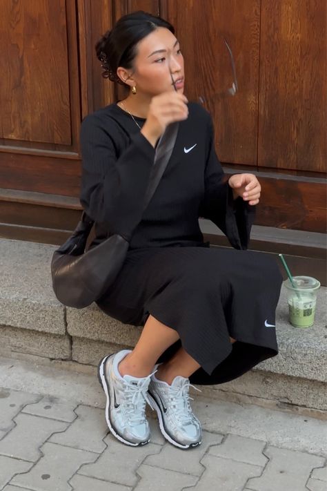 How To Style Nike Vomero, Nike Dbreak Women Outfit, Sneakers Nike Women's, Nike Womens Outfits, P 6000 Nike, Nike P 6000 Outfit Women, Nike Trainers Outfit, Nike Vomero Outfit, Nike Initiator Outfit