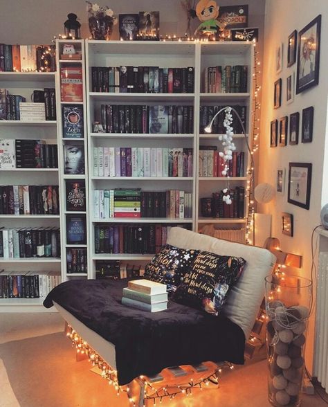 House Library Ideas Cozy, Cozy Library Room Ideas Book Nooks, Home Office Library Ideas Cozy, Readers Bedroom, Mini Library Room, Bookish Office, Book Bedroom Ideas, Book Corner Ideas Bedroom Cozy Nook Reading Areas, Cozy Book Room