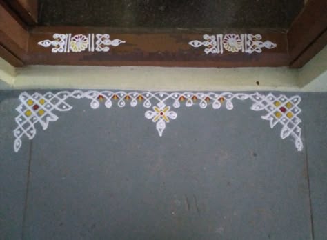 Kollam Border Designs, Rangoli Designs Door Border, Boarder Rangoli Design, Simple Kolam Designs Rangoli, Border Rangoli Designs For Pooja, Border Kolam Design, Door Rangoli Designs Simple, Door Rangoli Designs, Door Border Rangoli Designs