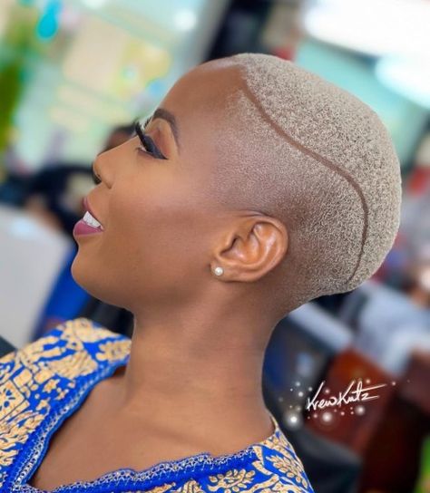 Buzz Cut and Line on Blonde Natural Hair Fade Haircut Women Designs, Shaved Blonde Hair Black Women, Short Blonde Hair For Black Women, Blonde Haircut Black Women, Blonde Shaved Hair, Short Blonde Natural Hair Black Women, Low Hairstyles, Low Cut Hair Black Women, Blonde Baddie