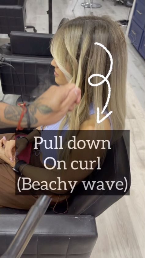 Beach Waves Medium Hair, Diy Beach Waves Hair, Beachy Waves Long Hair, Loose Curls Tutorial, Beach Waves Long Hair, Diy Beach Waves, Beachy Waves Tutorial, Loose Waves Hair Tutorial, Beach Waves Curling Iron