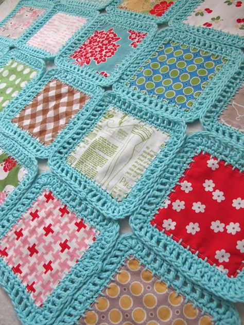 QUILT ~ Join 5" fabric squares embellished with a crocheted edging {Bee In My Bonnet: Fusion Blanket Crochet Along...} Fusion Blanket, Beginner Haken, Granny Square Haken, Crocheted Blanket, Mode Crochet, Crochet Quilt, Crochet Fabric, Manta Crochet, Haken Baby