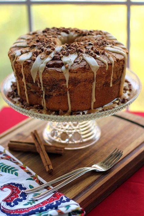 Pumpkin Pound Cake, Pumpkin Streusel, Cheese Pound Cake, Cream Cheese Pound Cake, Traveling Alone, Salty Cake, Pound Cake Recipes, Welcome Fall, Savoury Cake