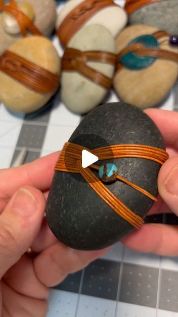 Rock Tying Diy, Diy Wrapped Rocks, Leather Wrapped Rocks Tutorial, How To Wrap Stones, Wrapped Rock Tutorial, Diy Rock Wrapping, Stone Wrapping Tutorial How To Make, Wrapped Rocks Tutorial, Rock Wrapping Diy