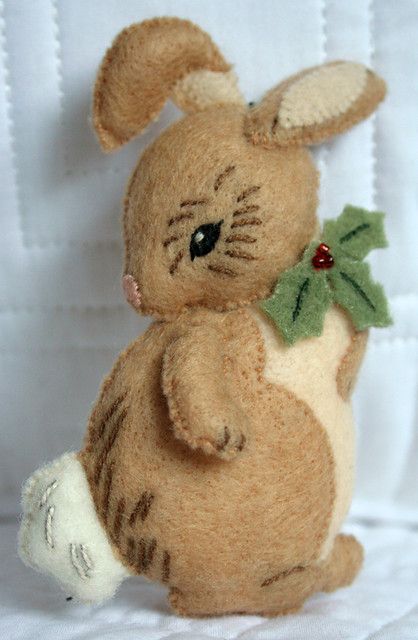 bunny ♥ Japanese Sewing Patterns, Thread Organization, Christmas Is Over, Felt Bunny, Japanese Sewing, Santa Stocking, Christmas Break, Cute Creatures, Felt Ornaments