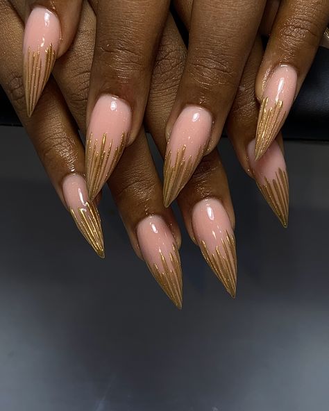 Puffy Nail Art, White French Design Nails, Ombre Gold Nails, Photo Shoot Nails, Nail Process, Fall Chrome Nails, Beyonce Nails, Chrome Nail Design, Chrome Nail Ideas