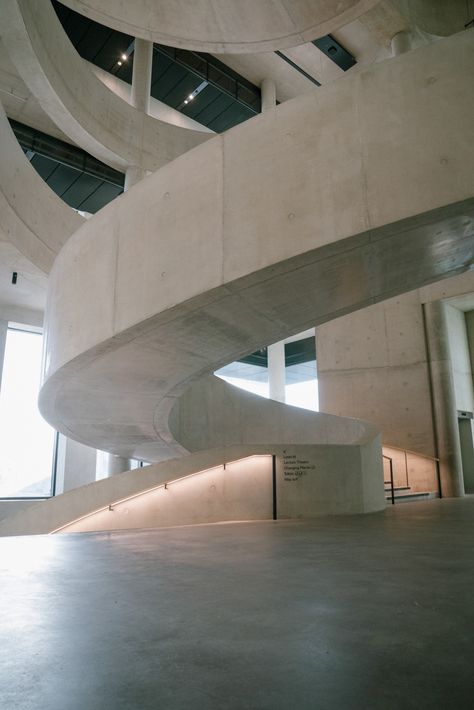 Concrete interior of the new London College of Fashion campus

#london #architecture #concrete #interior #design Ual London College Of Fashion, London Fashion School, Ual London, Concrete Interior Design, Uni Aesthetic, Architecture Concrete, Perfect Attendance, 2024 Moodboard, Concrete Interiors