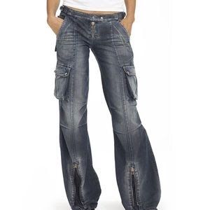 Miss 60, Miss Sixty Jeans, Aesthetic Core, Outfit Styles, Jeans Cargo, Miss Sixty, Fashion Guide, Cargo Pant, Cargo Jeans