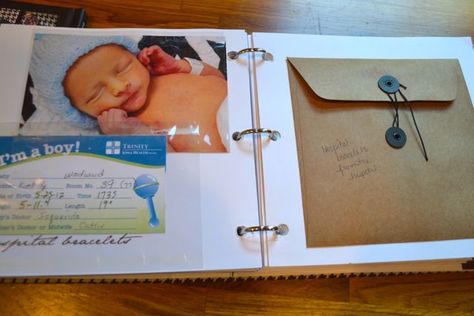 The Lazy Mom's Guide to a Baby Book - She has some good ideas, especially for someone like me who doesn't take the time for scrapbooking :) Baby Memory Book Diy, Diy Baby Album Ideas, Diy Baby Keepsakes, Baby Book Scrapbook Ideas, Diy Baby Book Ideas, Diy Baby Scrapbook, Baby Book Ideas Scrapbook, Scrapbook Ideas Baby, Baby Album Ideas