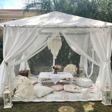 Get some elegant yet easy ideas for home decor if you plan to get married at home. #decor #decorideas #easydecorideas #DIYdecor #homeweddings #homeweddingsdecor #indianweddings #covidweddings #decorinspiration #indianweddingdecor #homeweddingdecorindoors #homeweddingideas #homedecor #indoorweddings #indoorweddingdecorideas Diy Boho Tent Outdoor, Gazebo Tent Ideas Backyard, Diy Gazebo Decorating Ideas, Gazebo Tent Decorating Ideas, Boho Tent Party, Gazebo Party Ideas, Outdoor Tent Party Backyards, Backyard Tent Party, Backyard Tent Ideas