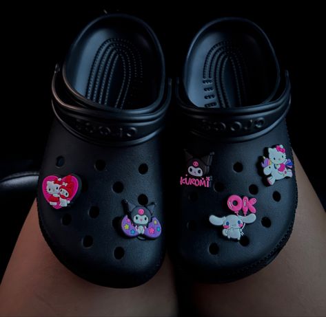 Black Crocs With Hello Kitty Charms, Crocs With Hello Kitty Charms, Hello Kitty Croc Charms, Croc Outfits Women, Croc Fits, Hello Kitty Crocs, Croc Outfits, Crocs With Charms, 90s Y2k Fashion