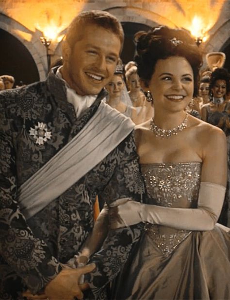 Snow and Charming, this is a better picture of them from Cinderella's Wedding Snow White And Prince Charming, Snow White And Prince, Eion Bailey, Josh Dallas And Ginnifer Goodwin, Medici Masters Of Florence, Snow And Charming, Josh Dallas, Emilie De Ravin, Ginnifer Goodwin