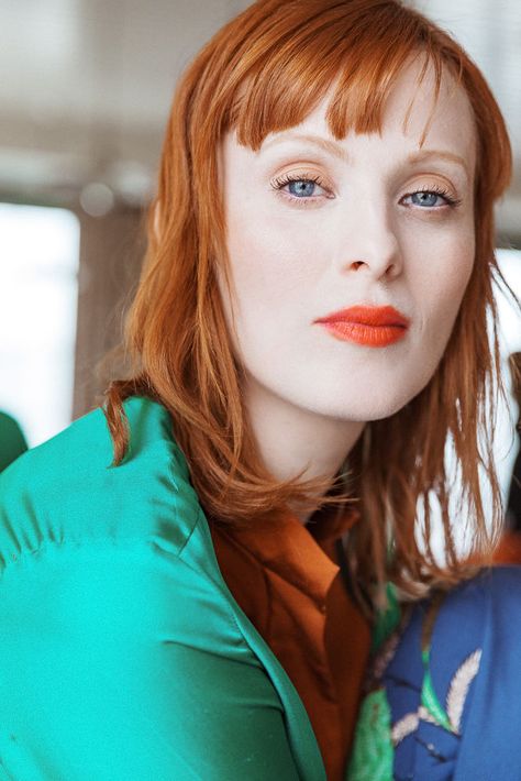 Model and musician Karen Elson on the best haircare for redheads, candles for jetlag, and sunblock for sensitive skin. Minimalist Beauty Routine, Wicker Man, Max Mayfield, Karen Elson, Makeup Tricks, Anya Taylor Joy, Sadie Sink, Eye Makeup Tips, Look Younger