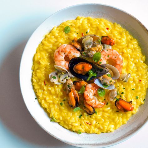 Saffron Seafood Risotto, Risotto Seafood, Fish Risotto, Frutti Di Mare Recipe, Gourmet Plating, Italian Food Menu, Saffron Risotto, Italian Seafood, Food References