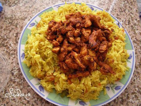 OLYMPUS DIGITAL CAMERA Chicken Tawook, Red Rice Recipe, Shish Tawook, East Recipes, Chicken Kebab Recipe, Middle East Recipes, Plain Chicken, Mexican Rice, Chicken Kebabs