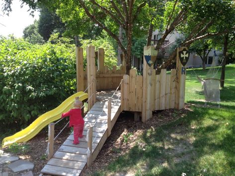 Castle Playground, Play Castle, Kids Yard, Play Area Backyard, Sloped Yard, Tree House Kids, Sloped Backyard, Diy Tree, Backyard Playground