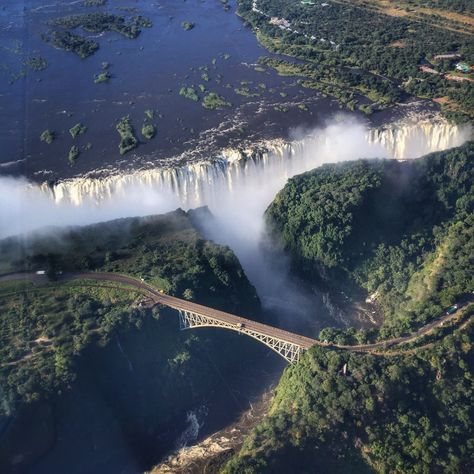 Mount Nyiragongo, Zimbabwe History, Africa Honeymoon, Victoria Falls Zimbabwe, Beauty Of Africa, World Clipart, Zambezi River, Breathtaking Nature, Travel Africa