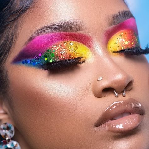 Take Me Back to Brazil 35 Color Pressed Pigment Palette | BH Cosmetics Rainbow Eye Makeup, Bold Eye Makeup, Extreme Makeup, Carnival Makeup, Pride Makeup, Bold Makeup Looks, Rainbow Makeup, Makeup Challenges, Rave Makeup