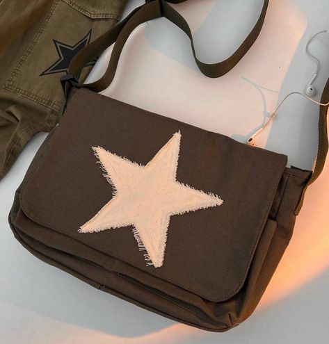 Star Bag Aesthetic, Messenger Bag Aesthetic, Star Things, Star Purse, Star Bag, Look At The Stars, Bags Aesthetic, Love Stars, Star Girl