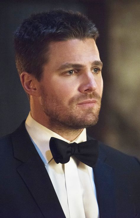 Arrow 4x20 - Oliver Queen (Stephen Amell) HQ Oliver Queen Haircut, Arrow Serie, Steven Amell, Stephan Amell, Arrow Oliver Queen, Oliver Queen Arrow, Arrow Tv Series, Arrow Cw, Stephen Amell Arrow