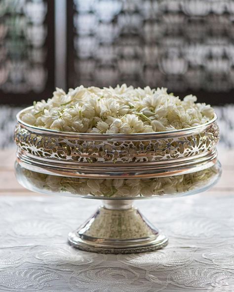 LilaNur Parfums on Instagram: ““The centrepiece of Malli Insolite is India’s Jasmine Sambac. All of the other ingredients are there to reveal its many facets” - Honorine…” Bird Centerpieces, Sambac Jasmine, Jasmine Sambac, Lobby Lounge, Desi Girl, Instagram Ideas, Malta, Cake Stand, Lobby