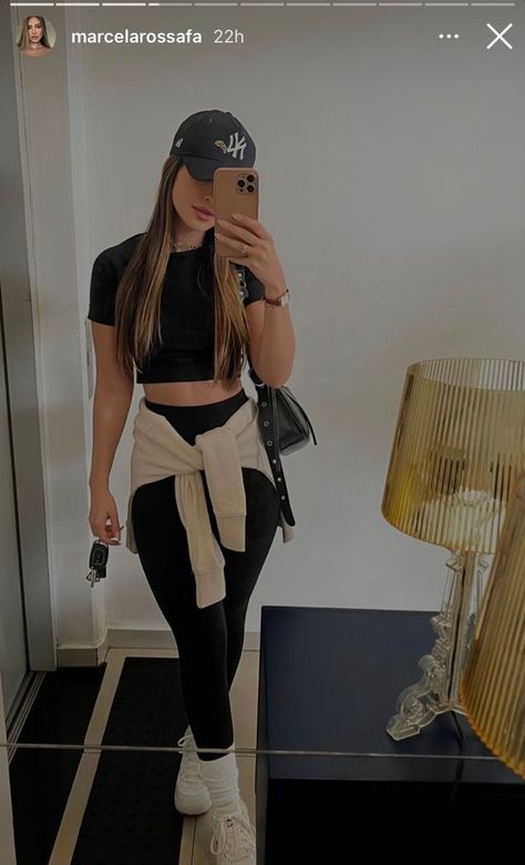 Saturday Rainy Day Outfit, Women Tank Top Outfit, Outfit Sport Mujer, Classy Gym Outfits, Basic Gym Outfits, Outfit Gym Mujer, Outfits Para Gym, Outfits Gym Aesthetic, Outfits Simples