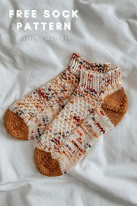 Worsted Socks Knitting Pattern, Worsted Knitting Patterns, Easy Knitting Socks, Sock Yarn Patterns Knitting, Knitting Sock Patterns, Knitting Sock, One Skein Sock Yarn Patterns, Free Beginner Knit Socks Pattern, Sport Yarn Knitting Patterns