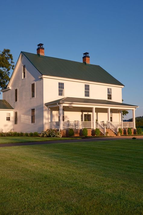 This 19th-Century Farmhouse In Pickens, South Carolina, Is Almost Heaven Paint Colors White, Carolina Farmhouse, Exterior Paint Color Combinations, Paint Color Combinations, Florida Cottage, Blue Grey Walls, Best Exterior Paint, Colonial Farmhouse, Paint Palettes