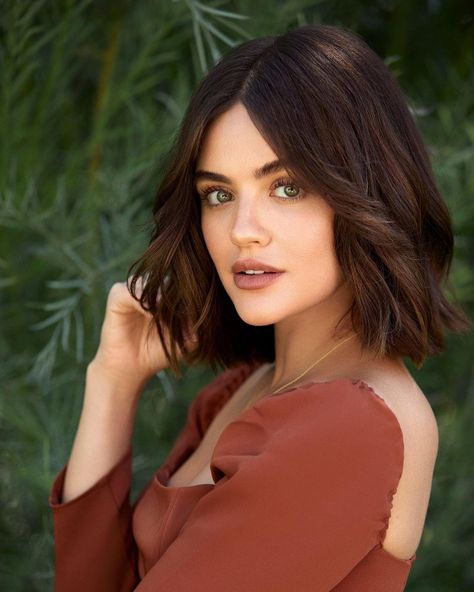 Lucy Hale Brown Hair, Lucy Hale Hair Short, Lucy Hale Hair Color, Lucy Hale Bob, Lucy Hale Haircut, Lucy Hale Short Hair, Lucy Hale Photos, Lucy Hale Hair, Celebrity Hair Trends