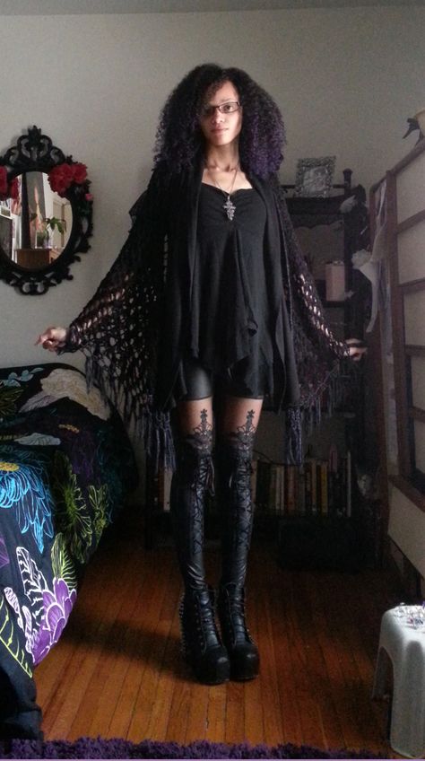 Using for inspiration for my own personal style which is a gothic hippie or soft goth type. I found these in a google search. How To Layer Clothes Goth, Nature Goth Outfit, Layered Goth Outfit, Goth Picture Ideas, Black Goth Women, Gothic Hippie Outfits, Goth Boots Outfit, Goth Hippie Aesthetic, Gothic Hippie Aesthetic