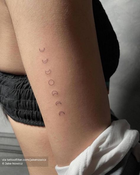 Tattoos For Sleepy People, Cute Spots For Tattoos, Simple Tattoos Hip, Simple Moon Phases Tattoo, Cottagecore Tattoos, Dainty Tats, Aunt Aesthetic, Stick Poke, Mini Tats