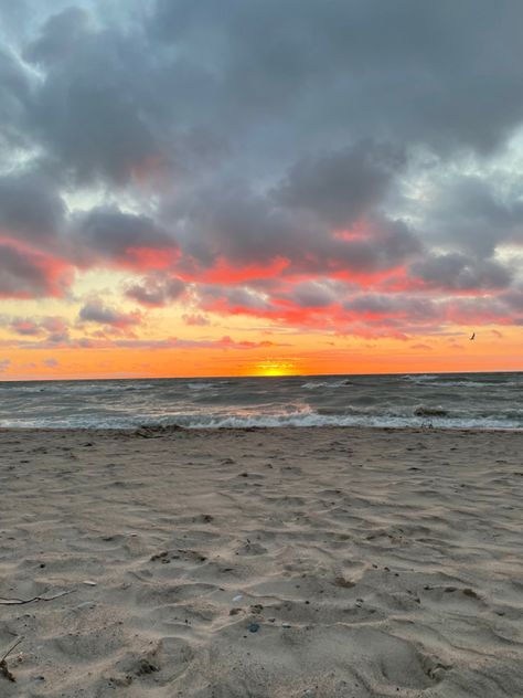 Grand Bend Ontario, Ontario Summer, Sunset Lake, Summer Sunset, 2024 Vision, Beach Sunset, Summer Activities, Summer Aesthetic, Sunset Photography