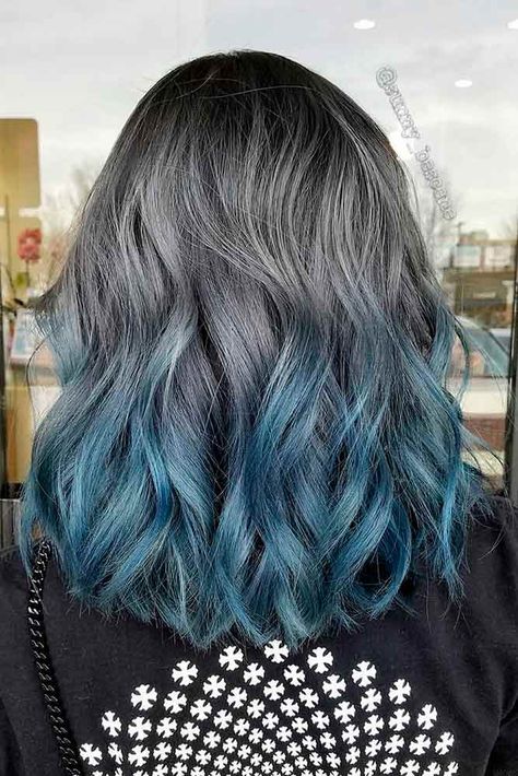 Gray hair is all the rage at the moment. Are you ready to embrace your gorgeous grey locks? Check out these trendy looks you will absolutely love! Balayage Hair Diy, Best Ombre Hair, Grey Ombre Hair, Blue Ombre Hair, Color Melt, Fesyen Rambut, Green Wig, Faded Hair, Ombré Hair