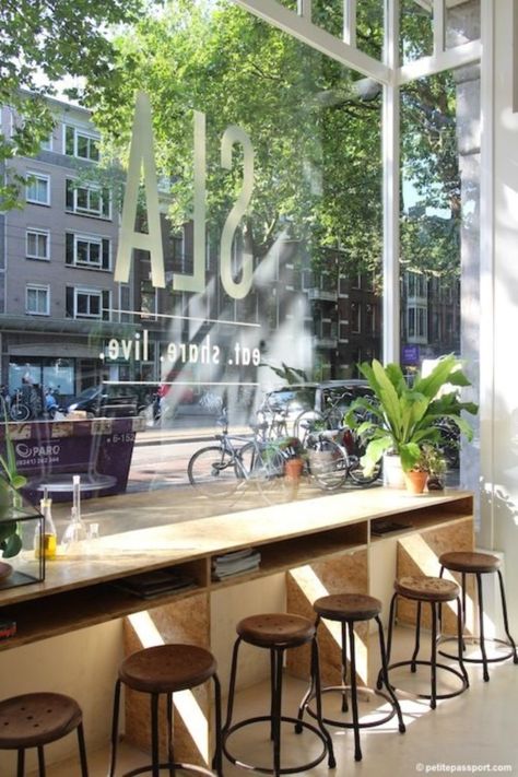 Scenic And Cozy Window Seat Ideas For You (37) Cozy Window Seat, Café Design, Window Bars, Home Coffee Bar, Coffee Shops Interior, Cafe Bistro, Design Websites, Coffee Shop Design, Coffee Shop Decor