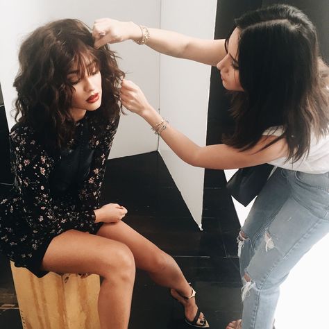 Get That Life: How I Became a Celebrity Hairstylist @shaythomx11 Celebrity Hairstylist, Hairstylist Career, Khloe Kardashian Hair, Jen Atkin, Kardashian Hair, Hair Secrets, Celebrity Singers, Personal Image, Shay Mitchell