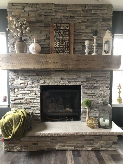 Design Camino, Farmhouse Fireplace Decor, Fireplace Redo, Stacked Stone Fireplaces, Fireplace Update, Brick Fireplace Makeover, Fireplace Mantle Decor, Fireplace Mantel Decor, Farmhouse Fireplace