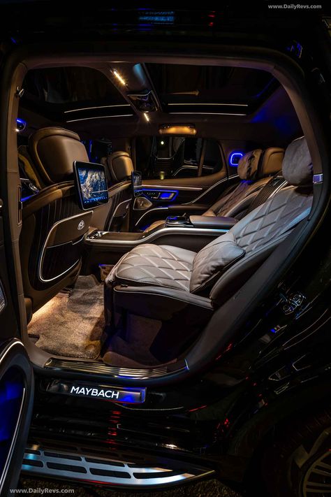 2024 Mercedes-Maybach EQS SUV Velvet Brown - Stunning HD Photos, Videos, Specs, Features & Price - DailyRevs Eqs Suv, Mercedes Interior, Royce Car, Mercedes Suv, Mercedes Benz Maybach, Suv Models, Luxury Car Interior, Mercedes Maybach, Suv Cars