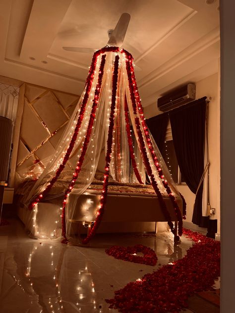 https://instagram.com/glitz_glamor.pk?igshid=Nzg3NjI1NGI= Room Decoration Ideas For Wedding Night, Bedroom Romantic Couple Pic Night Ideas, Wedding Bedroom Decoration Romantic, Room Decoration For Wedding Night, Wedding Room Decorations Romantic, Bed Decoration For Wedding Night, Bridal Bedroom Decoration, Couple Room Decor, Shadi Decoration