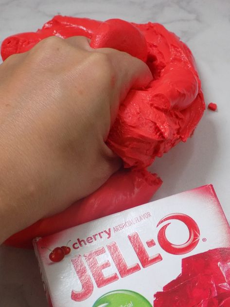 One Savvy Mom ™ | NYC Area Mom Blog: Jell-O Slime! An Edible Taste-Safe Recipe Slime Recipe Kids, Nyc Mom, Edible Slime Recipe, Diy Kids Crafts, Diy Playdough, Orange Room, Slime Ideas, Making Fluffy Slime, Slime Ingredients