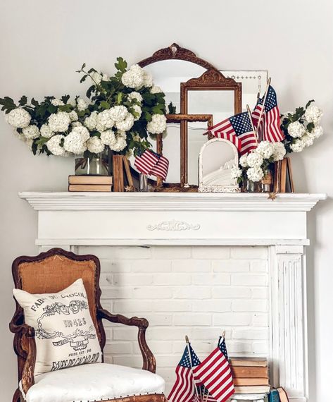 Patriotic Mantle, Marine Party, Summer Mantel, Americana Aesthetic, Farmhouse Pictures, Fireplace Mantel Decor, Fourth Of July Decor, American Flags, American Decor