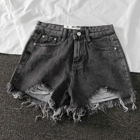 Description: simple, stylish, casualFine workmanship, quality assurance, high-quality materials, soft and comfortable, fashionable and trendy.Name: High waist denim shortsColor: gray, black, whiteProduct Category: JeansThe content of the main fabric component: 81%-90%Pants length: shortsWaist type: high waistSize:, M, L, XL, 2XLApplicable age: 18-40The content of main fabric ingredient 2: 81%-90%Style type: urban casualMain fabric composition 2: cottonLining composition: cottonLining ingredient White Jeans Shorts, Female Streetwear, Female Shorts, White Jean Shorts, Summer Fits, Prom Dresses Long With Sleeves, High Waisted Shorts Denim, Denim Shorts Women, Shorts Jeans