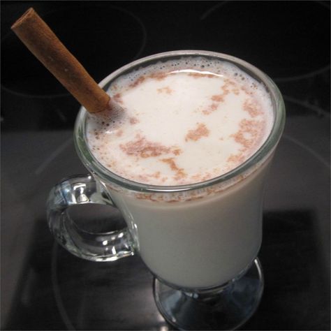 Dreamy Nighttime Drink Pregnancy Drinks, Nighttime Drink, Comfort Drinks, Healthy Bedtime Snacks, Smoothie Drink Recipes, Flavored Milk, Winter Drinks, Milk Honey, Honey And Cinnamon