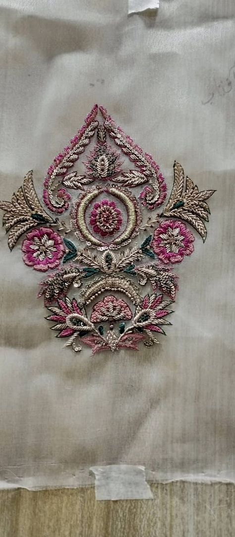 Zardozi Embroidery Designs Motif, Buta Design Hand Work, Zardosi Embroidery Motif, Zardozi Embroidery Designs Pattern, Zardozi Embroidery Designs, Dabka Work Embroidery, Aari Work Designs Pattern Hand Embroidery, Zari Work Embroidery, Zardosi Work Blouse